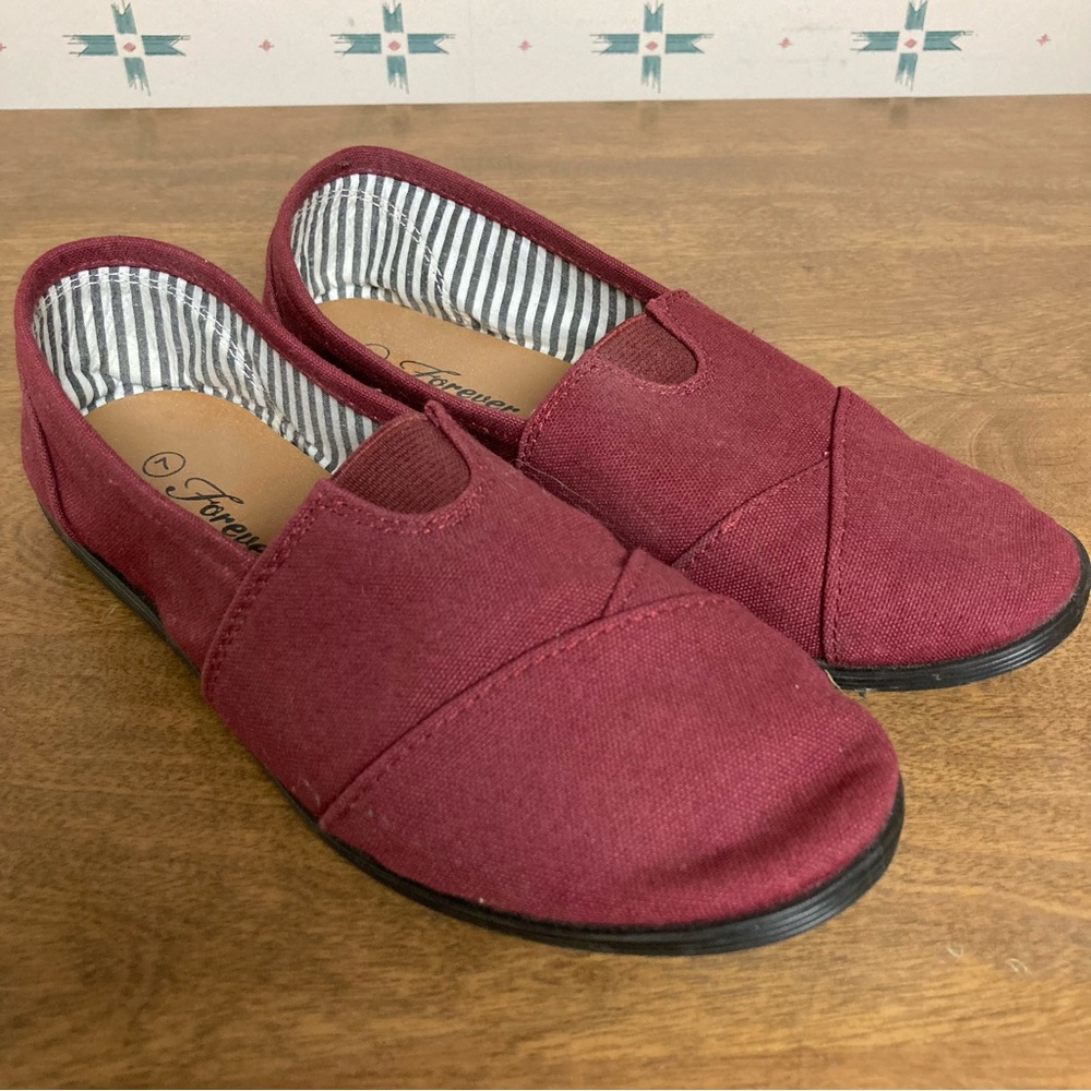 5/$15 Forever Murphy Burgundy Red Canvas Slip-On Shoes 7